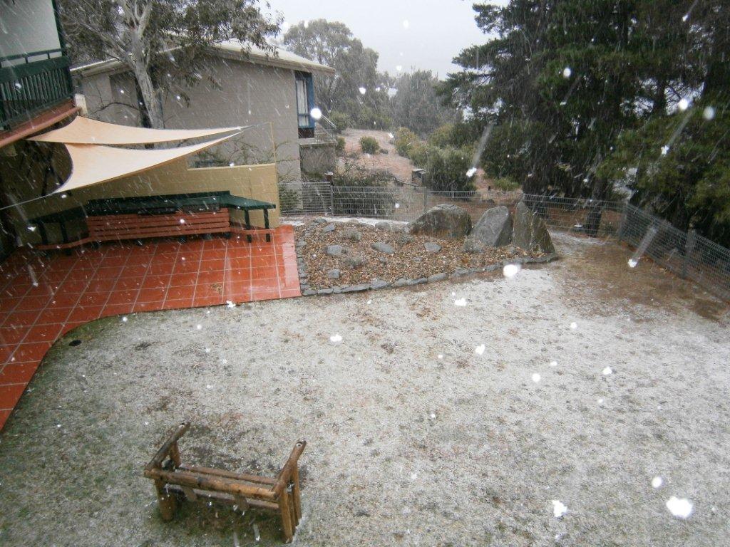 Snow falling in Jindabyne